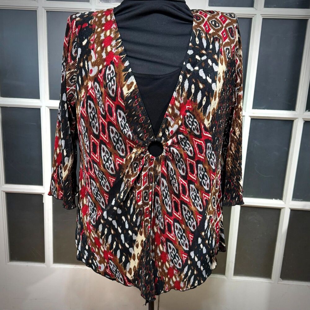 Notations Woman Tunic 1X Pleated Ring Front Blouse Cami Layer Red Abstract